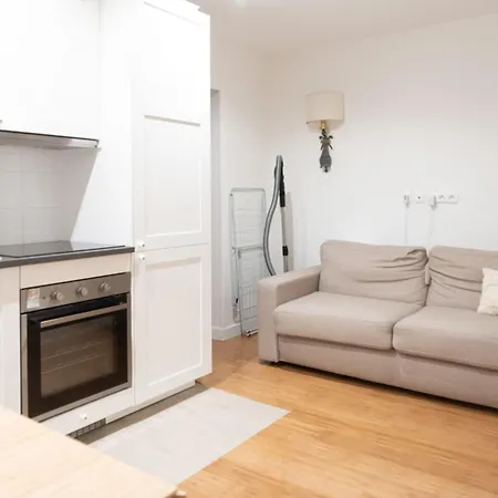 T3 Bright And Family Close Republique Apartment *